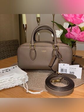 COACH Bowery Satchel 22 Crossbody Shoulder Bag Leather Zip Up Dark Stone CY917